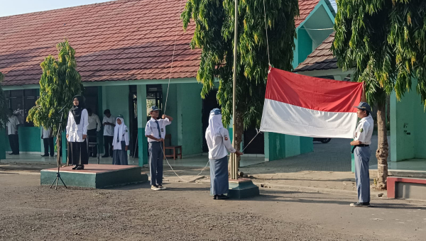 Upacara Bendera Hari Senin